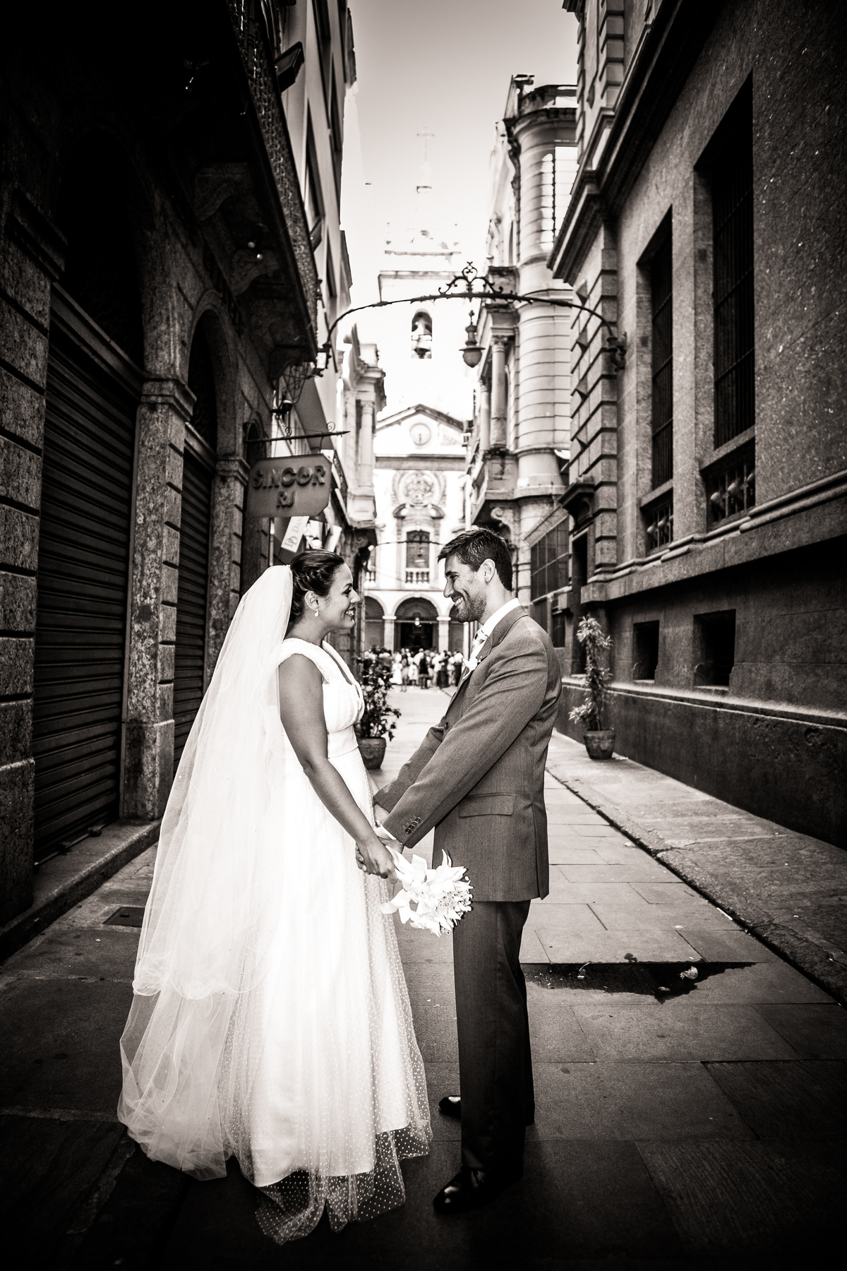 Fotografia de casamento, fotos de casamento, noiva, Fotógrafo no Porto, em Portugal. Fotógrafo de casamentos no Porto, Portugal. Fotos espontaneas, fotos naturais, fotos românticas, fotografia criativa. Casal apaixonado. Melhor fotógrafo de Portugal