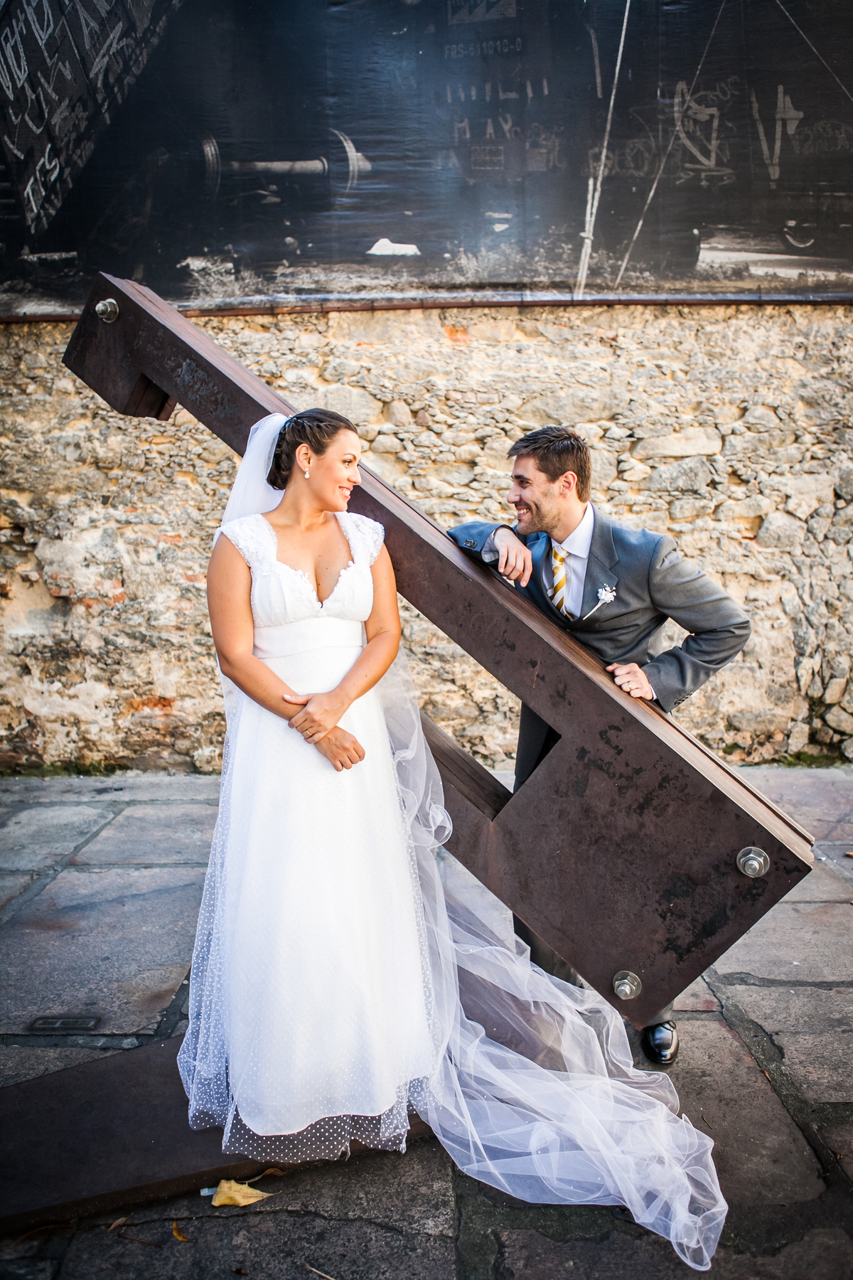 Fotografia de casamento, fotos de casamento, noiva, Fotógrafo no Porto, em Portugal. Fotógrafo de casamentos no Porto, Portugal. Fotos espontaneas, fotos naturais, fotos românticas, fotografia criativa. Casal apaixonado. Melhor fotógrafo de Portugal