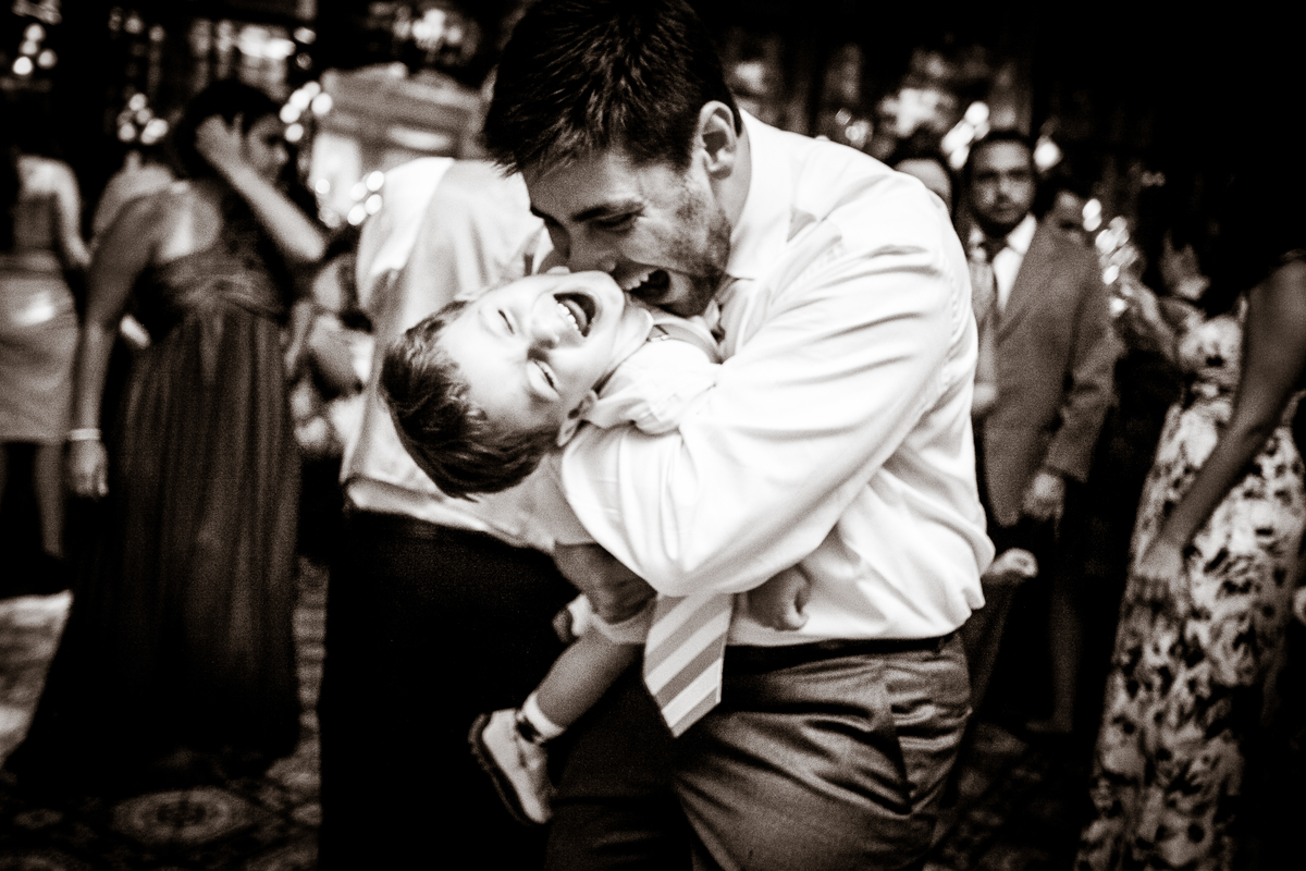 Fotografia de casamento, fotos de casamento, noiva, Fotógrafo no Porto, em Portugal. Fotógrafo de casamentos no Porto, Portugal. Fotos espontaneas, fotos naturais, fotos românticas, fotografia criativa. Casal apaixonado. Melhor fotógrafo de Portugal