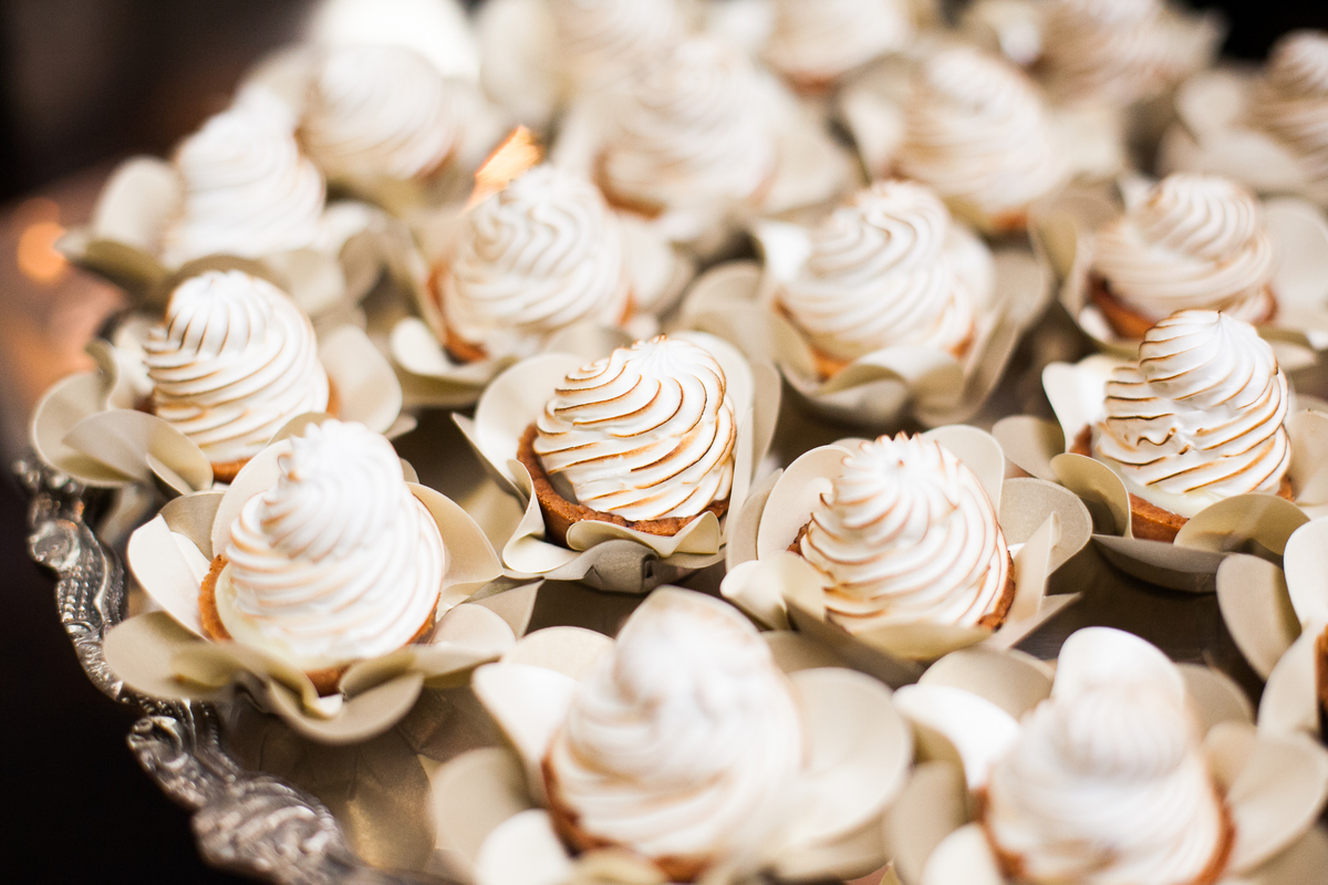 Fotografia de casamento, fotos de casamento, noiva, Fotógrafo no Porto, em Portugal. Fotógrafo de casamentos no Porto, Portugal. Fotos espontaneas, fotos naturais, fotos românticas, fotografia criativa. Casal apaixonado. Melhor fotógrafo de Portugal