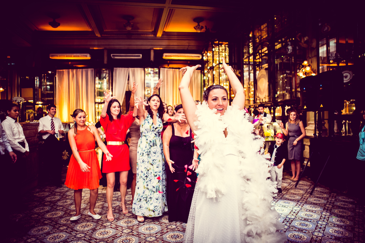 Fotografia de casamento, fotos de casamento, noiva, Fotógrafo no Porto, em Portugal. Fotógrafo de casamentos no Porto, Portugal. Fotos espontaneas, fotos naturais, fotos românticas, fotografia criativa. Casal apaixonado. Melhor fotógrafo de Portugal