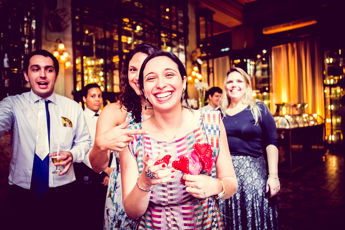 Fotografia de casamento, fotos de casamento, noiva, Fotógrafo no Porto, em Portugal. Fotógrafo de casamentos no Porto, Portugal. Fotos espontaneas, fotos naturais, fotos românticas, fotografia criativa. Casal apaixonado. Melhor fotógrafo de Portugal