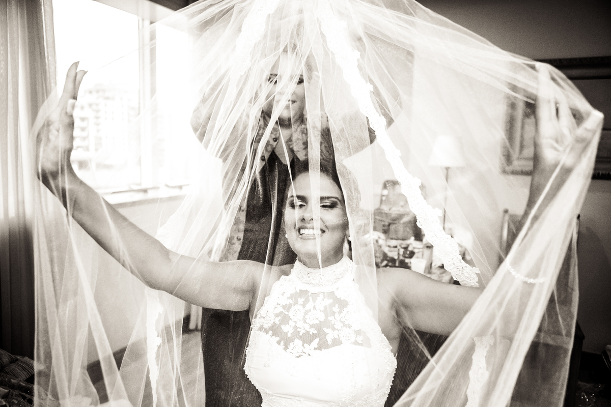 Fotografia de casamento, fotos de casamento, noiva, Fotógrafo no Porto, em Portugal. Fotógrafo de casamentos no Porto, Portugal. Fotos espontaneas, fotos naturais, fotos românticas, fotografia criativa. Casal apaixonado. Melhor fotógrafo de Portugal