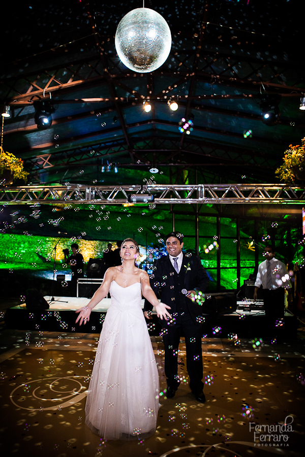 Fotografia de casamento, fotos de casamento, noiva, Fotógrafo no Porto, em Portugal. Fotógrafo de casamentos no Porto, Portugal. Fotos espontaneas, fotos naturais, fotos românticas, fotografia criativa. Casal apaixonado. Melhor fotógrafo de Portugal