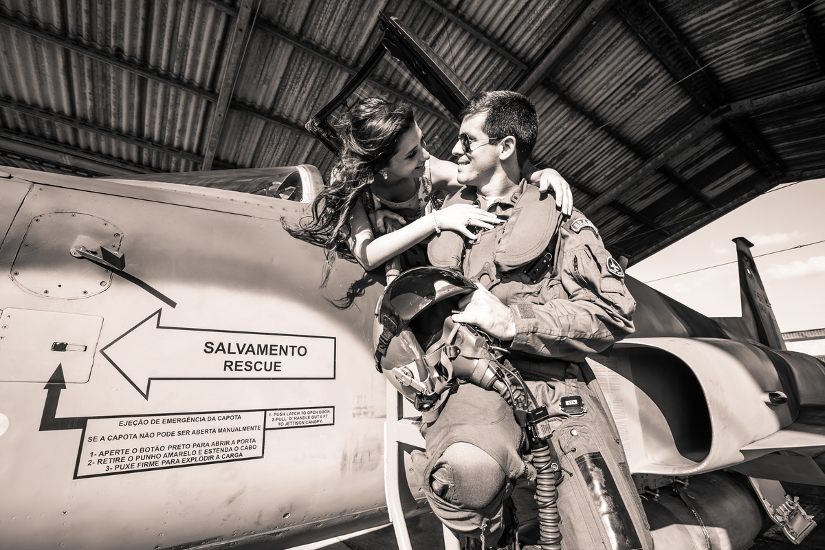 Sessão de fotos de casal, fotos pre wedding, Fotógrafo no Porto, em Portugal. Fotógrafo de casamentos no Porto, Portugal. Fotos espontaneas, fotos naturais, fotos românticas, fotografia criativa. Casal apaixonado. Fernanda Ferraro Fotografia. 