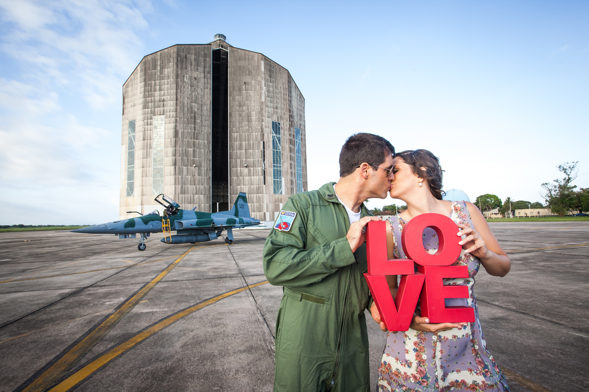 Sessão de fotos de casal, fotos pre wedding, Fotógrafo no Porto, em Portugal. Fotógrafo de casamentos no Porto, Portugal. Fotos espontaneas, fotos naturais, fotos românticas, fotografia criativa. Casal apaixonado. Fernanda Ferraro Fotografia. 