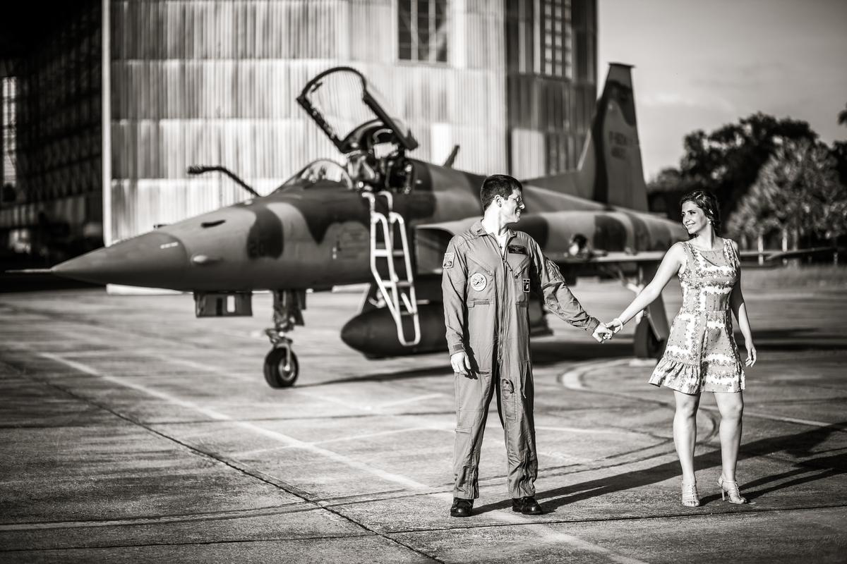 Sessão de fotos de casal, fotos pre wedding, Fotógrafo no Porto, em Portugal. Fotógrafo de casamentos no Porto, Portugal. Fotos espontaneas, fotos naturais, fotos românticas, fotografia criativa. Casal apaixonado. Fernanda Ferraro Fotografia. 