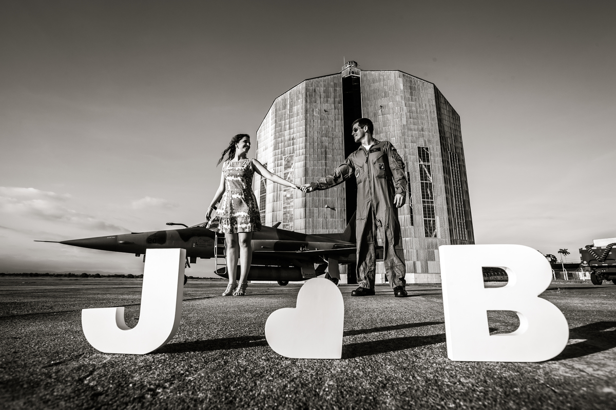 Sessão de fotos de casal, fotos pre wedding, Fotógrafo no Porto, em Portugal. Fotógrafo de casamentos no Porto, Portugal. Fotos espontaneas, fotos naturais, fotos românticas, fotografia criativa. Casal apaixonado. Fernanda Ferraro Fotografia. 