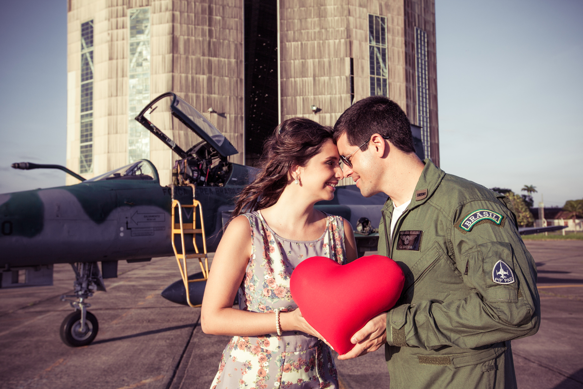 Sessão de fotos de casal, fotos pre wedding, Fotógrafo no Porto, em Portugal. Fotógrafo de casamentos no Porto, Portugal. Fotos espontaneas, fotos naturais, fotos românticas, fotografia criativa. Casal apaixonado. Fernanda Ferraro Fotografia. 
