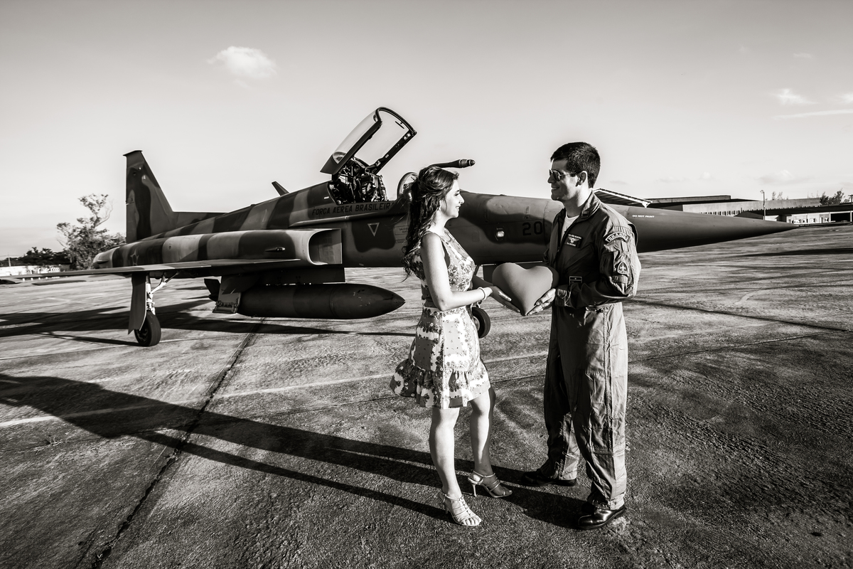 Sessão de fotos de casal, fotos pre wedding, Fotógrafo no Porto, em Portugal. Fotógrafo de casamentos no Porto, Portugal. Fotos espontaneas, fotos naturais, fotos românticas, fotografia criativa. Casal apaixonado. Fernanda Ferraro Fotografia. 