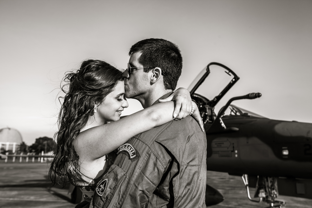 Sessão de fotos de casal, fotos pre wedding, Fotógrafo no Porto, em Portugal. Fotógrafo de casamentos no Porto, Portugal. Fotos espontaneas, fotos naturais, fotos românticas, fotografia criativa. Casal apaixonado. Fernanda Ferraro Fotografia. 