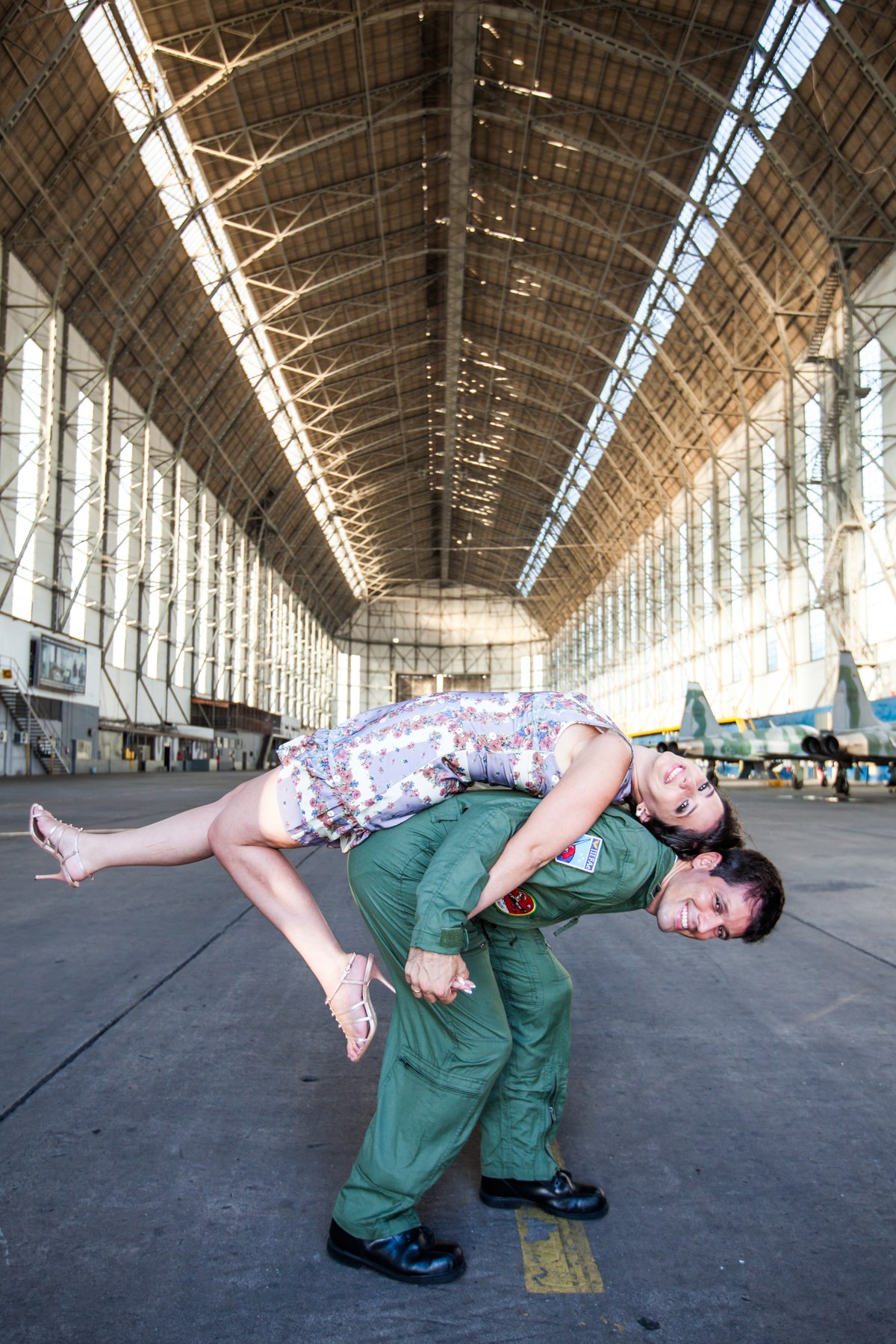 Sessão de fotos de casal, fotos pre wedding, Fotógrafo no Porto, em Portugal. Fotógrafo de casamentos no Porto, Portugal. Fotos espontaneas, fotos naturais, fotos românticas, fotografia criativa. Casal apaixonado. Fernanda Ferraro Fotografia. 