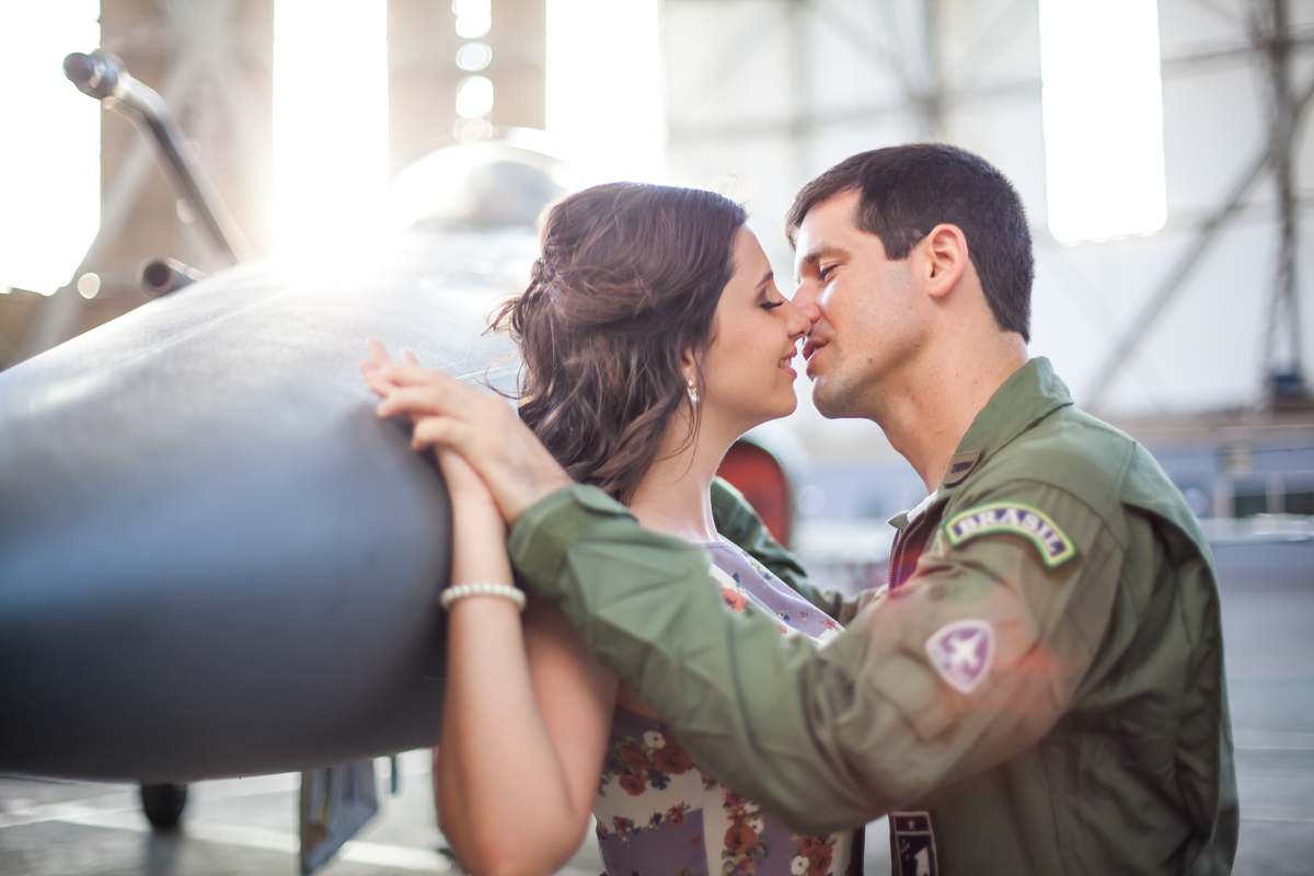 Sessão de fotos de casal, fotos pre wedding, Fotógrafo no Porto, em Portugal. Fotógrafo de casamentos no Porto, Portugal. Fotos espontaneas, fotos naturais, fotos românticas, fotografia criativa. Casal apaixonado. Fernanda Ferraro Fotografia. 