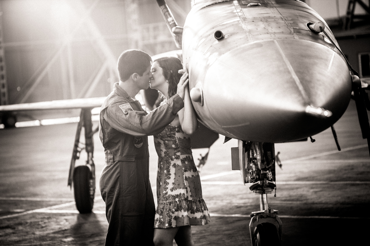 Sessão de fotos de casal, fotos pre wedding, Fotógrafo no Porto, em Portugal. Fotógrafo de casamentos no Porto, Portugal. Fotos espontaneas, fotos naturais, fotos românticas, fotografia criativa. Casal apaixonado. Fernanda Ferraro Fotografia. 