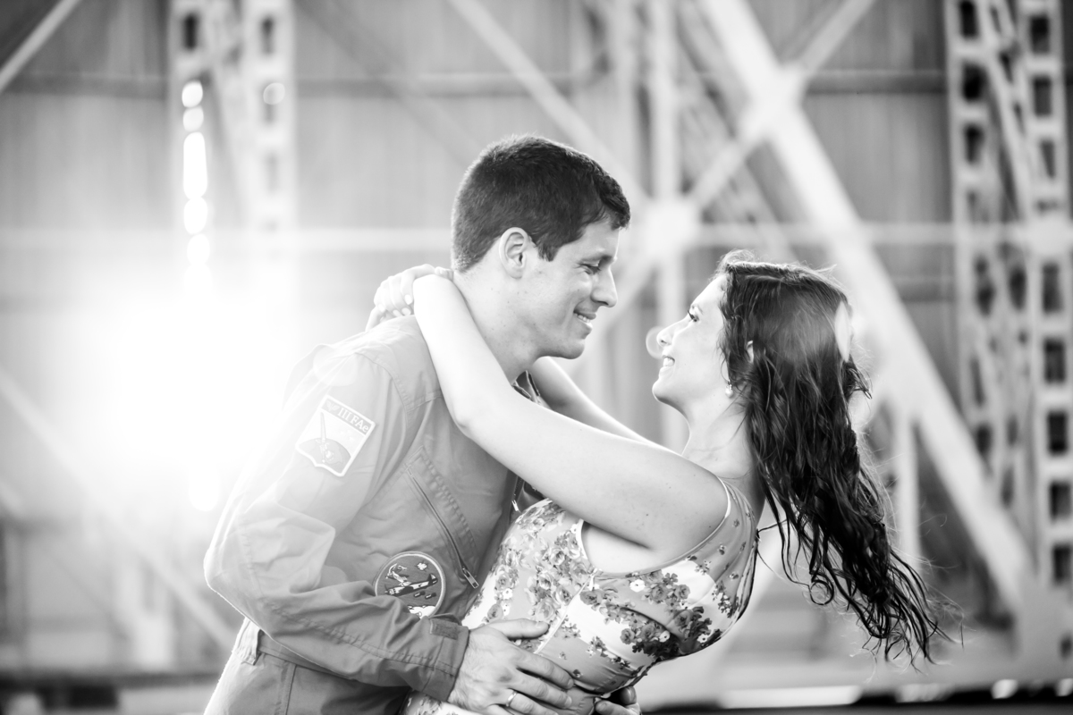 Sessão de fotos de casal, fotos pre wedding, Fotógrafo no Porto, em Portugal. Fotógrafo de casamentos no Porto, Portugal. Fotos espontaneas, fotos naturais, fotos românticas, fotografia criativa. Casal apaixonado. Fernanda Ferraro Fotografia. 