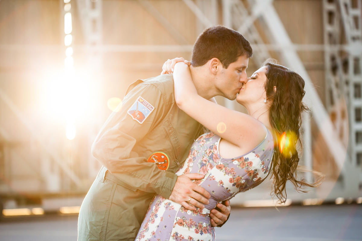 Sessão de fotos de casal, fotos pre wedding, Fotógrafo no Porto, em Portugal. Fotógrafo de casamentos no Porto, Portugal. Fotos espontaneas, fotos naturais, fotos românticas, fotografia criativa. Casal apaixonado. Fernanda Ferraro Fotografia. 