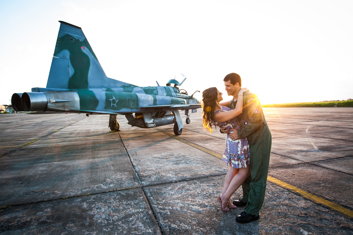 Sessão de fotos de casal, fotos pre wedding, Fotógrafo no Porto, em Portugal. Fotógrafo de casamentos no Porto, Portugal. Fotos espontaneas, fotos naturais, fotos românticas, fotografia criativa. Casal apaixonado. Fernanda Ferraro Fotografia. 