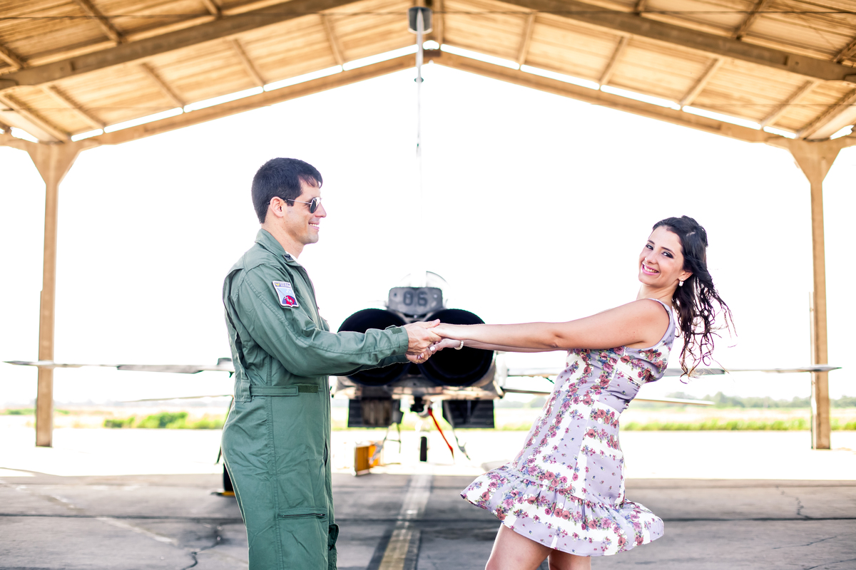 Sessão de fotos de casal, fotos pre wedding, Fotógrafo no Porto, em Portugal. Fotógrafo de casamentos no Porto, Portugal. Fotos espontaneas, fotos naturais, fotos românticas, fotografia criativa. Casal apaixonado. Fernanda Ferraro Fotografia. 