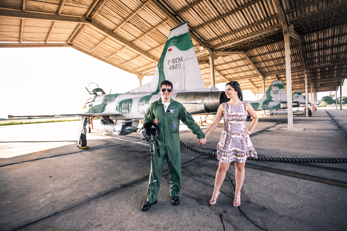Sessão de fotos de casal, fotos pre wedding, Fotógrafo no Porto, em Portugal. Fotógrafo de casamentos no Porto, Portugal. Fotos espontaneas, fotos naturais, fotos românticas, fotografia criativa. Casal apaixonado. Fernanda Ferraro Fotografia. 
