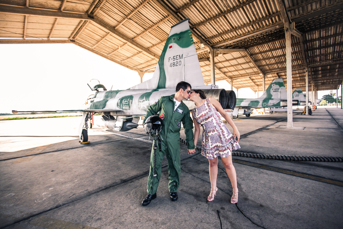 Sessão de fotos de casal, fotos pre wedding, Fotógrafo no Porto, em Portugal. Fotógrafo de casamentos no Porto, Portugal. Fotos espontaneas, fotos naturais, fotos românticas, fotografia criativa. Casal apaixonado. Fernanda Ferraro Fotografia. 