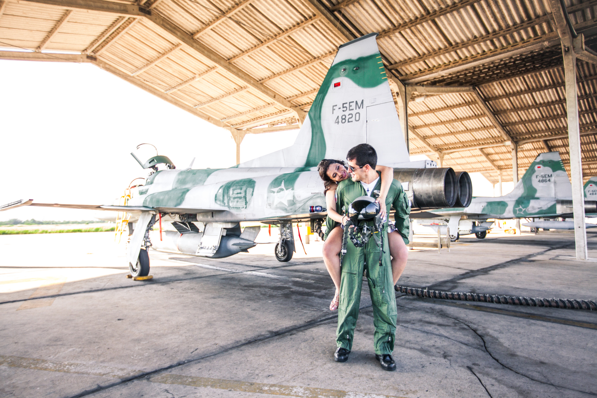 Sessão de fotos de casal, fotos pre wedding, Fotógrafo no Porto, em Portugal. Fotógrafo de casamentos no Porto, Portugal. Fotos espontaneas, fotos naturais, fotos românticas, fotografia criativa. Casal apaixonado. Fernanda Ferraro Fotografia. 