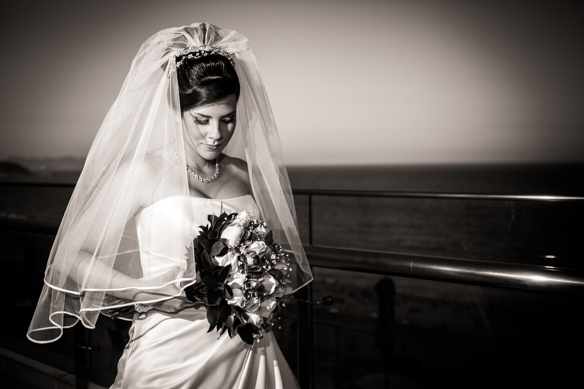 Fotografia de casamento, fotos de casamento, noiva, Fotógrafo no Porto, em Portugal. Fotógrafo de casamentos no Porto, Portugal. Fotos espontaneas, fotos naturais, fotos românticas, fotografia criativa. Casal apaixonado. Melhor fotógrafo de Portugal