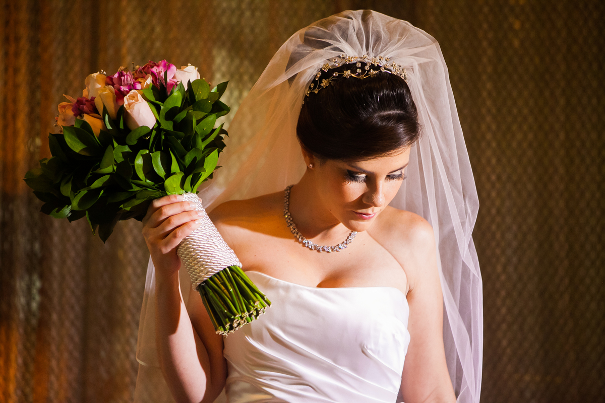 Fotografia de casamento, fotos de casamento, noiva, Fotógrafo no Porto, em Portugal. Fotógrafo de casamentos no Porto, Portugal. Fotos espontaneas, fotos naturais, fotos românticas, fotografia criativa. Casal apaixonado. Melhor fotógrafo de Portugal