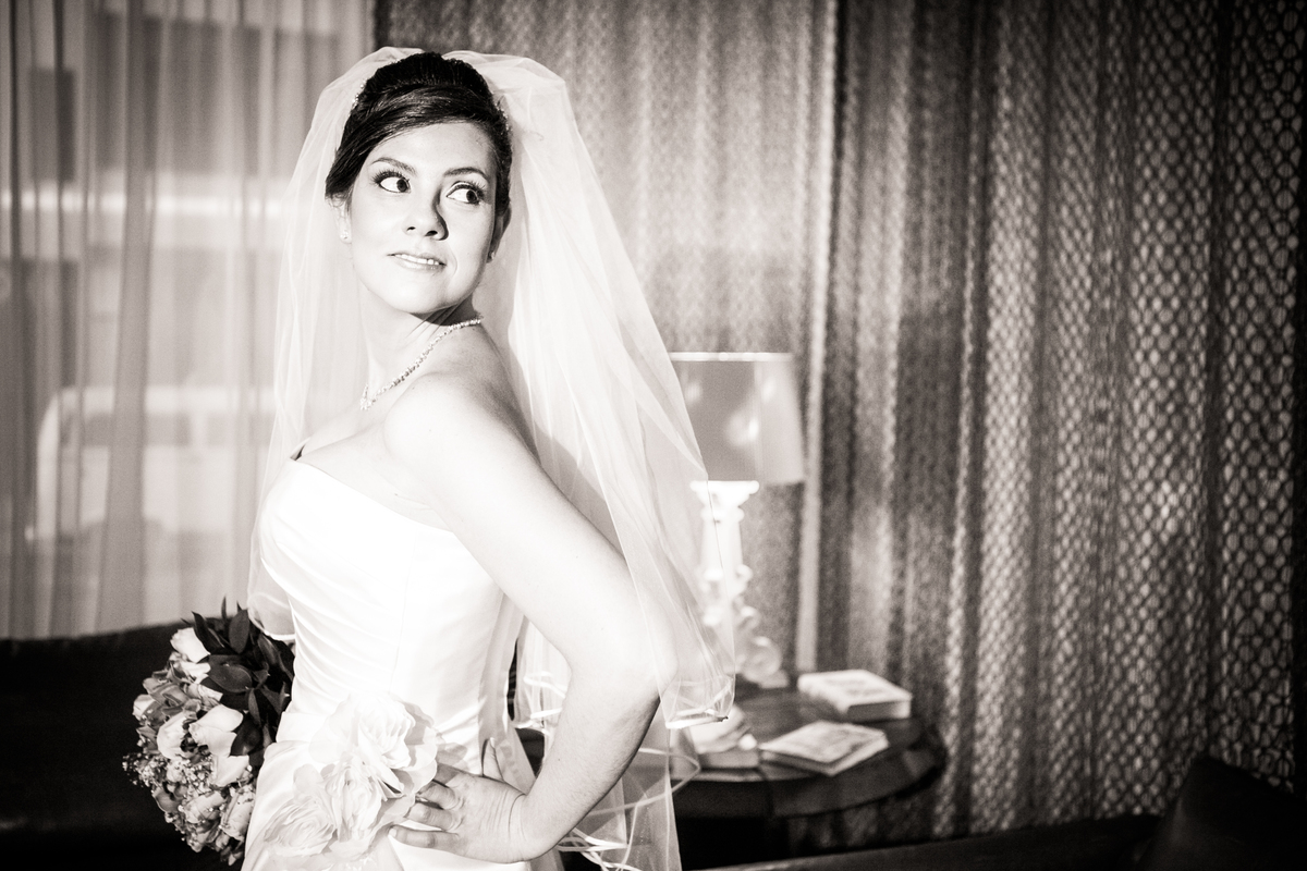 Fotografia de casamento, fotos de casamento, noiva, Fotógrafo no Porto, em Portugal. Fotógrafo de casamentos no Porto, Portugal. Fotos espontaneas, fotos naturais, fotos românticas, fotografia criativa. Casal apaixonado. Melhor fotógrafo de Portugal