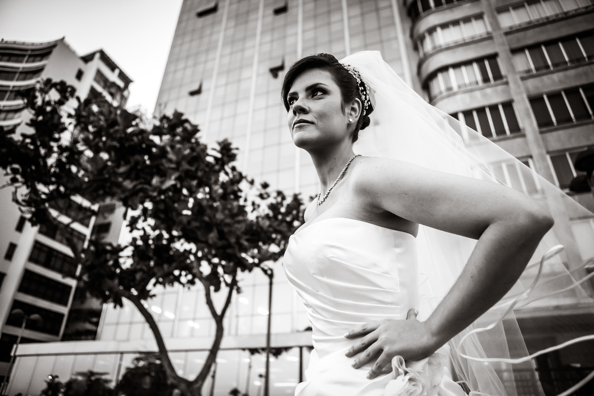 Fotografia de casamento, fotos de casamento, noiva, Fotógrafo no Porto, em Portugal. Fotógrafo de casamentos no Porto, Portugal. Fotos espontaneas, fotos naturais, fotos românticas, fotografia criativa. Casal apaixonado. Melhor fotógrafo de Portugal