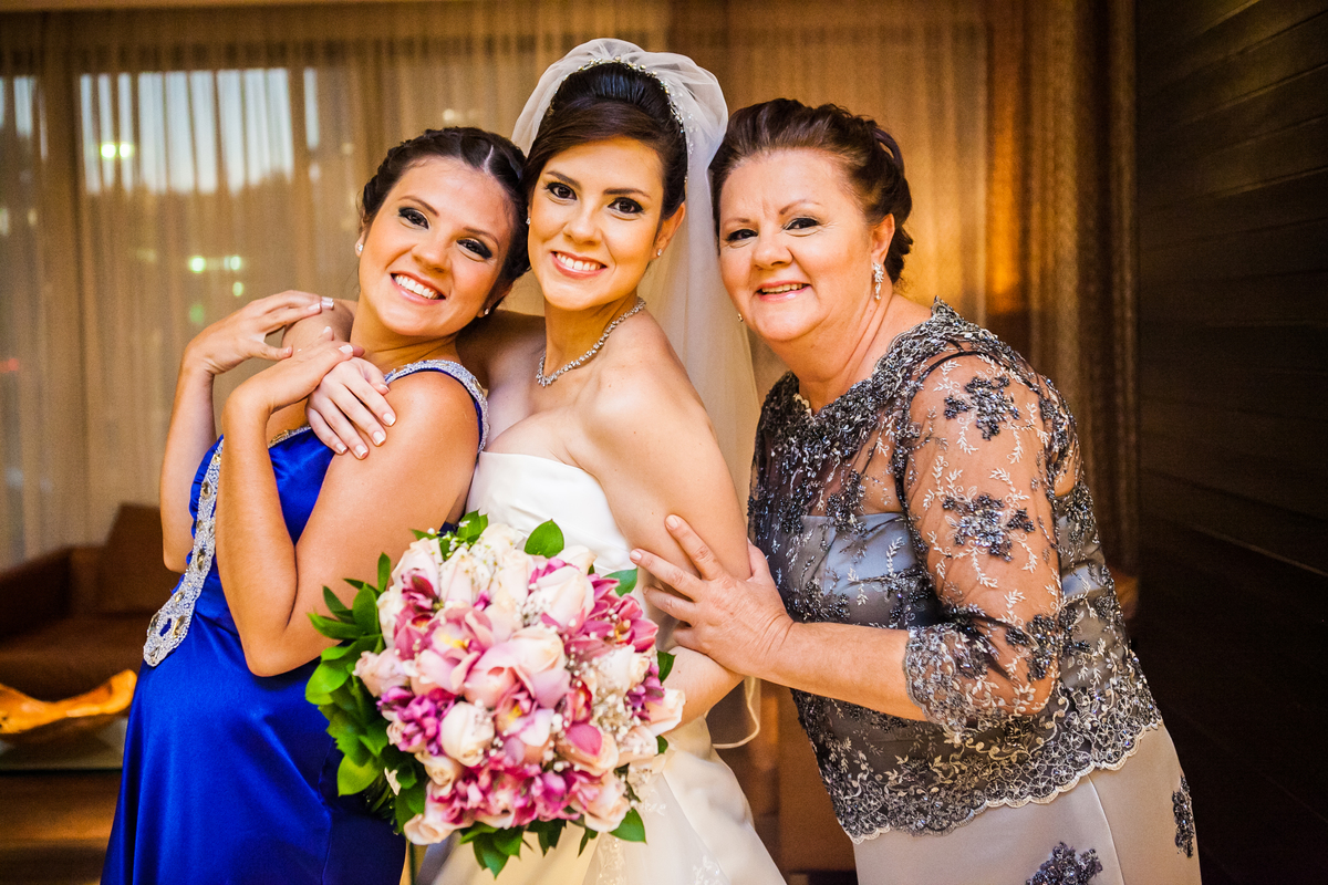Fotografia de casamento, fotos de casamento, noiva, Fotógrafo no Porto, em Portugal. Fotógrafo de casamentos no Porto, Portugal. Fotos espontaneas, fotos naturais, fotos românticas, fotografia criativa. Casal apaixonado. Melhor fotógrafo de Portugal