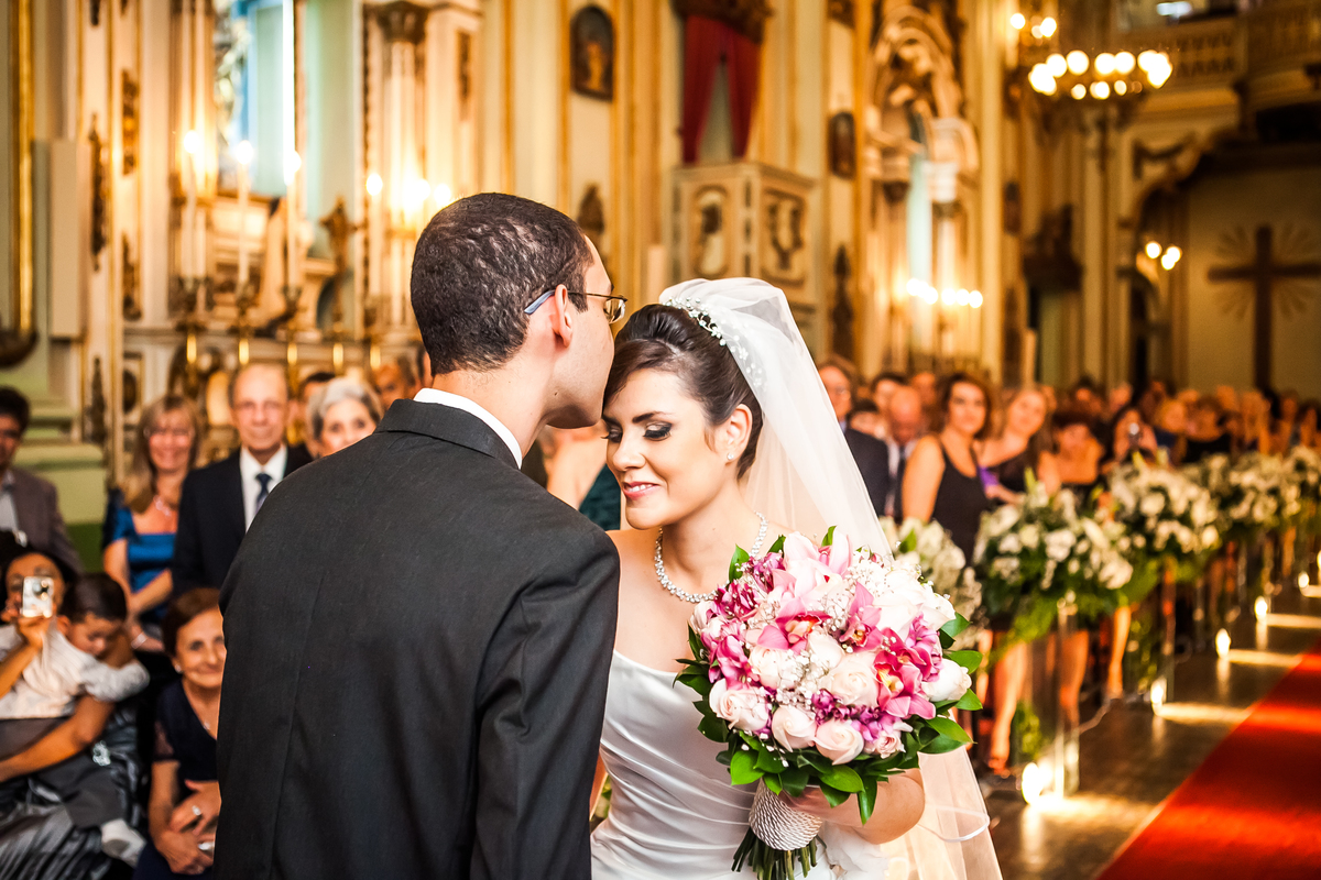 Fotografia de casamento, fotos de casamento, noiva, Fotógrafo no Porto, em Portugal. Fotógrafo de casamentos no Porto, Portugal. Fotos espontaneas, fotos naturais, fotos românticas, fotografia criativa. Casal apaixonado. Melhor fotógrafo de Portugal