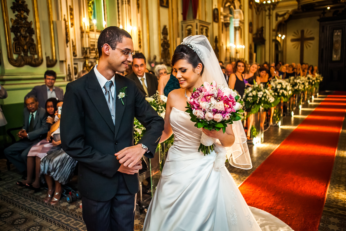 Fotografia de casamento, fotos de casamento, noiva, Fotógrafo no Porto, em Portugal. Fotógrafo de casamentos no Porto, Portugal. Fotos espontaneas, fotos naturais, fotos românticas, fotografia criativa. Casal apaixonado. Melhor fotógrafo de Portugal