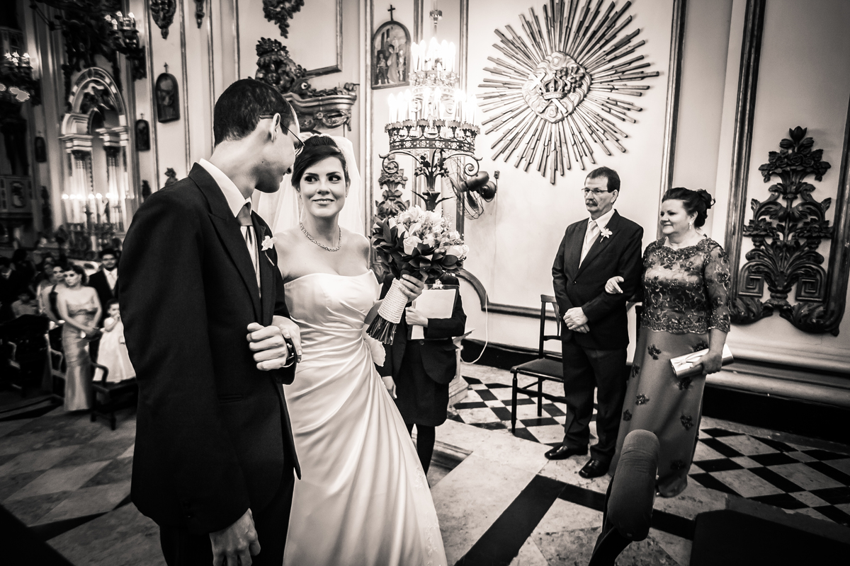 Fotografia de casamento, fotos de casamento, noiva, Fotógrafo no Porto, em Portugal. Fotógrafo de casamentos no Porto, Portugal. Fotos espontaneas, fotos naturais, fotos românticas, fotografia criativa. Casal apaixonado. Melhor fotógrafo de Portugal