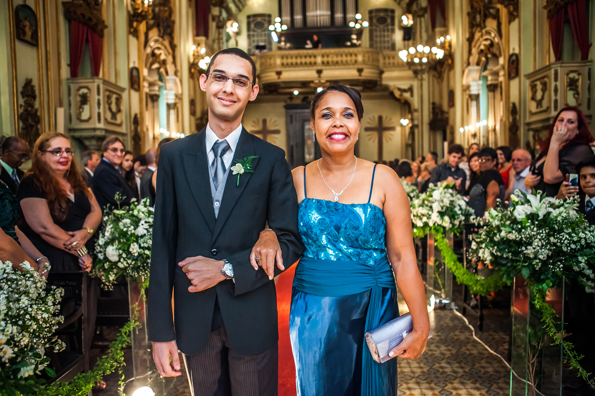 Fotografia de casamento, fotos de casamento, noiva, Fotógrafo no Porto, em Portugal. Fotógrafo de casamentos no Porto, Portugal. Fotos espontaneas, fotos naturais, fotos românticas, fotografia criativa. Casal apaixonado. Melhor fotógrafo de Portugal