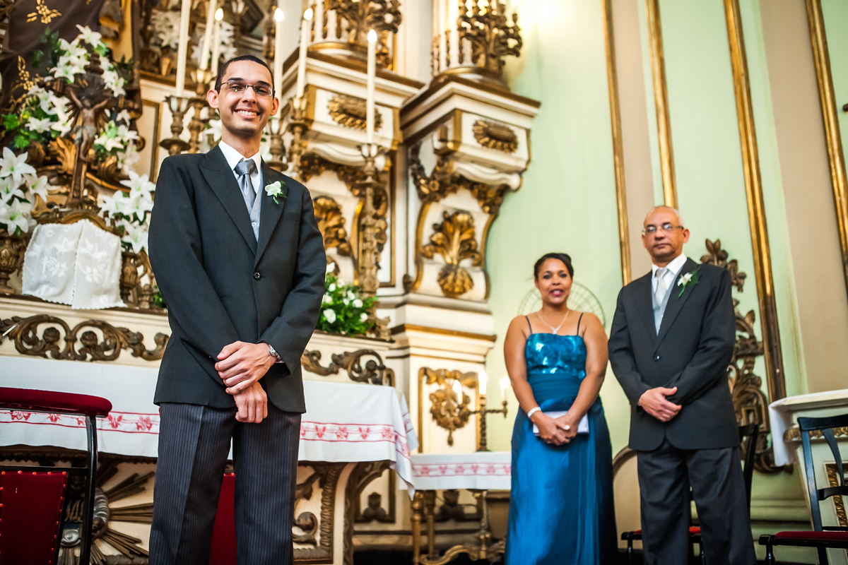 Fotografia de casamento, fotos de casamento, noiva, Fotógrafo no Porto, em Portugal. Fotógrafo de casamentos no Porto, Portugal. Fotos espontaneas, fotos naturais, fotos românticas, fotografia criativa. Casal apaixonado. Melhor fotógrafo de Portugal