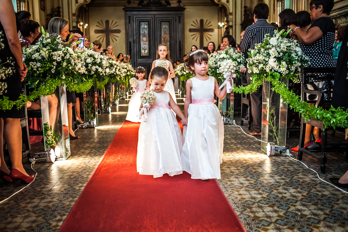 Fotografia de casamento, fotos de casamento, noiva, Fotógrafo no Porto, em Portugal. Fotógrafo de casamentos no Porto, Portugal. Fotos espontaneas, fotos naturais, fotos românticas, fotografia criativa. Casal apaixonado. Melhor fotógrafo de Portugal