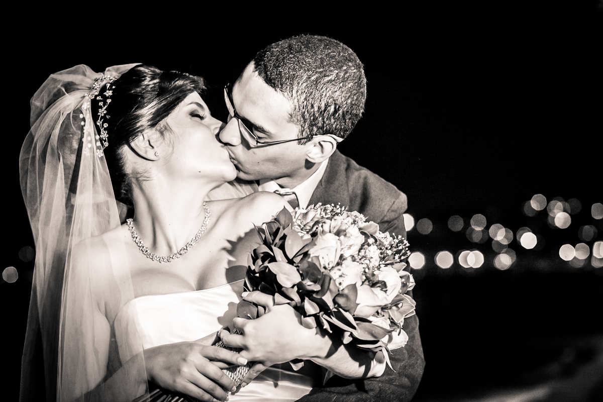 Fotografia de casamento, fotos de casamento, noiva, Fotógrafo no Porto, em Portugal. Fotógrafo de casamentos no Porto, Portugal. Fotos espontaneas, fotos naturais, fotos românticas, fotografia criativa. Casal apaixonado. Melhor fotógrafo de Portugal