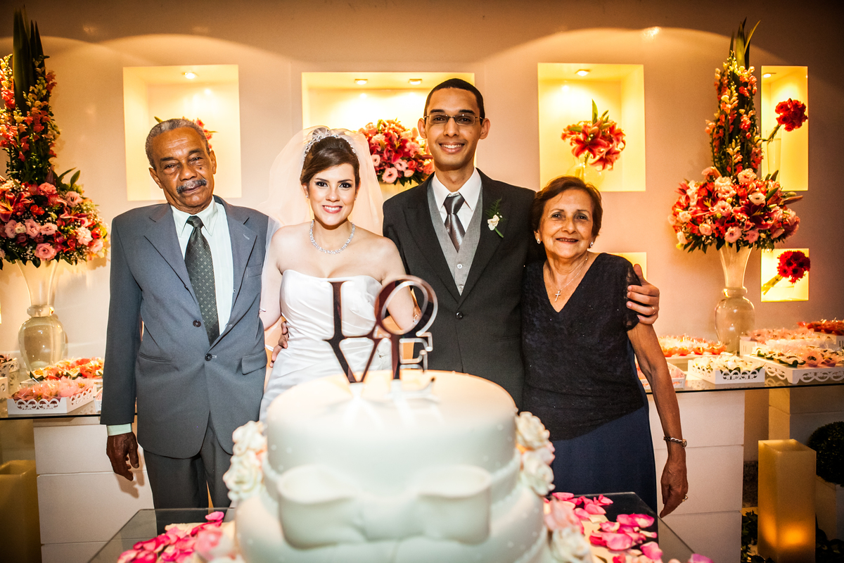 Fotografia de casamento, fotos de casamento, noiva, Fotógrafo no Porto, em Portugal. Fotógrafo de casamentos no Porto, Portugal. Fotos espontaneas, fotos naturais, fotos românticas, fotografia criativa. Casal apaixonado. Melhor fotógrafo de Portugal