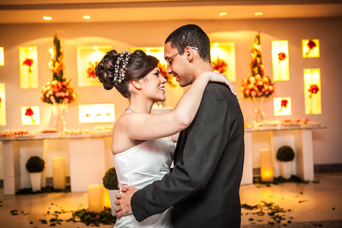 Fotografia de casamento, fotos de casamento, noiva, Fotógrafo no Porto, em Portugal. Fotógrafo de casamentos no Porto, Portugal. Fotos espontaneas, fotos naturais, fotos românticas, fotografia criativa. Casal apaixonado. Melhor fotógrafo de Portugal