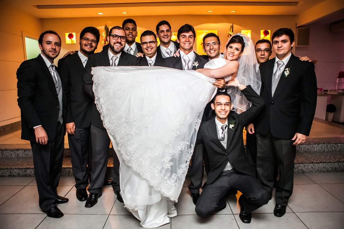 Fotografia de casamento, fotos de casamento, noiva, Fotógrafo no Porto, em Portugal. Fotógrafo de casamentos no Porto, Portugal. Fotos espontaneas, fotos naturais, fotos românticas, fotografia criativa. Casal apaixonado. Melhor fotógrafo de Portugal