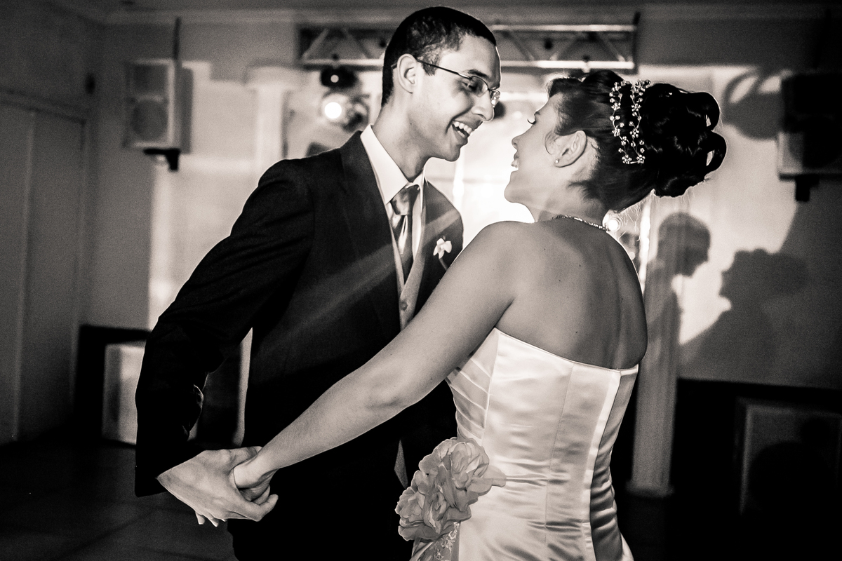 Fotografia de casamento, fotos de casamento, noiva, Fotógrafo no Porto, em Portugal. Fotógrafo de casamentos no Porto, Portugal. Fotos espontaneas, fotos naturais, fotos românticas, fotografia criativa. Casal apaixonado. Melhor fotógrafo de Portugal