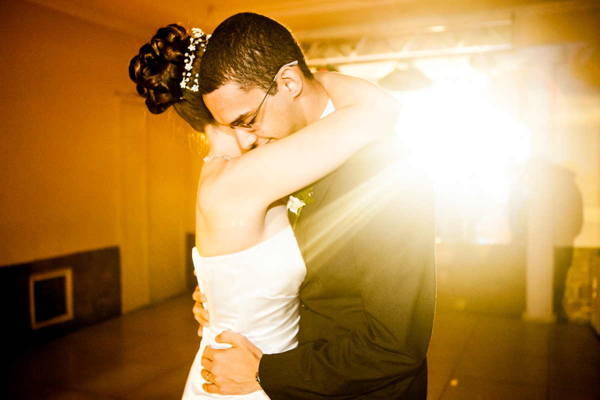 Fotografia de casamento, fotos de casamento, noiva, Fotógrafo no Porto, em Portugal. Fotógrafo de casamentos no Porto, Portugal. Fotos espontaneas, fotos naturais, fotos românticas, fotografia criativa. Casal apaixonado. Melhor fotógrafo de Portugal