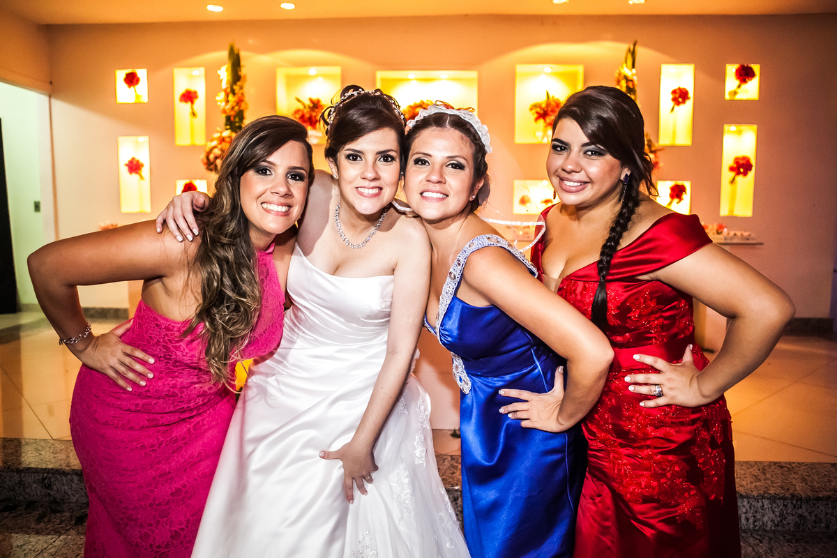 Fotografia de casamento, fotos de casamento, noiva, Fotógrafo no Porto, em Portugal. Fotógrafo de casamentos no Porto, Portugal. Fotos espontaneas, fotos naturais, fotos românticas, fotografia criativa. Casal apaixonado. Melhor fotógrafo de Portugal