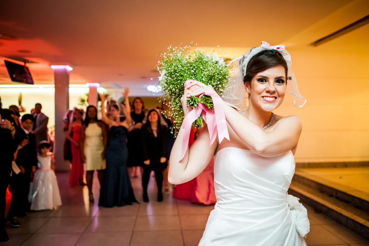 Fotografia de casamento, fotos de casamento, noiva, Fotógrafo no Porto, em Portugal. Fotógrafo de casamentos no Porto, Portugal. Fotos espontaneas, fotos naturais, fotos românticas, fotografia criativa. Casal apaixonado. Melhor fotógrafo de Portugal