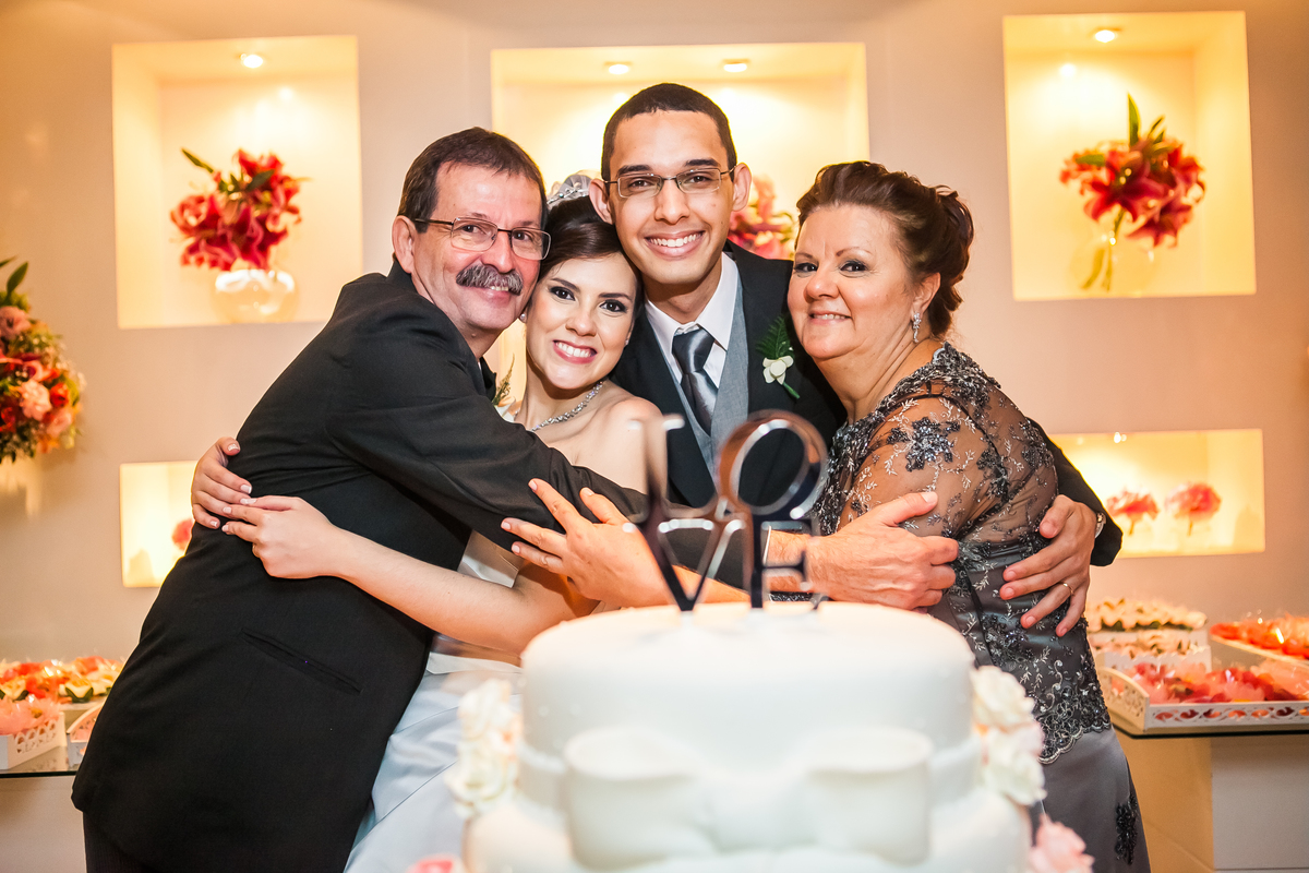 Fotografia de casamento, fotos de casamento, noiva, Fotógrafo no Porto, em Portugal. Fotógrafo de casamentos no Porto, Portugal. Fotos espontaneas, fotos naturais, fotos românticas, fotografia criativa. Casal apaixonado. Melhor fotógrafo de Portugal