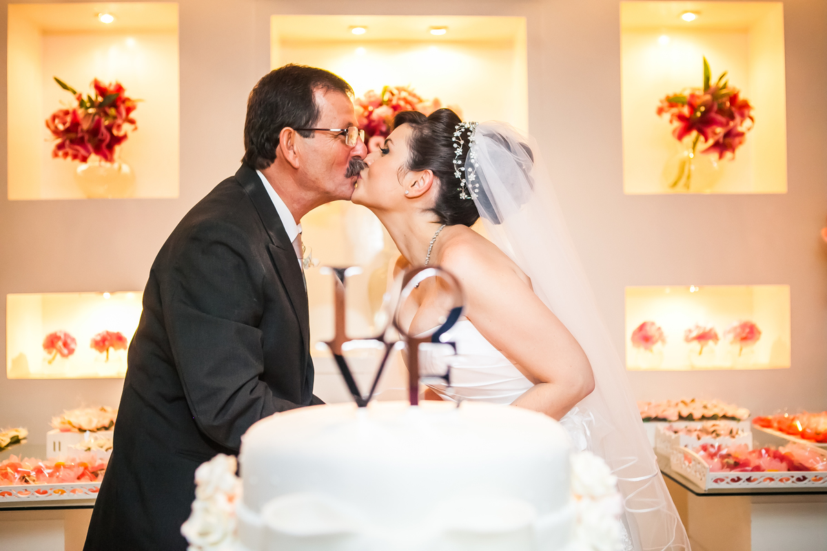 Fotografia de casamento, fotos de casamento, noiva, Fotógrafo no Porto, em Portugal. Fotógrafo de casamentos no Porto, Portugal. Fotos espontaneas, fotos naturais, fotos românticas, fotografia criativa. Casal apaixonado. Melhor fotógrafo de Portugal