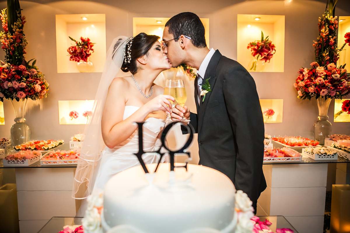 Fotografia de casamento, fotos de casamento, noiva, Fotógrafo no Porto, em Portugal. Fotógrafo de casamentos no Porto, Portugal. Fotos espontaneas, fotos naturais, fotos românticas, fotografia criativa. Casal apaixonado. Melhor fotógrafo de Portugal