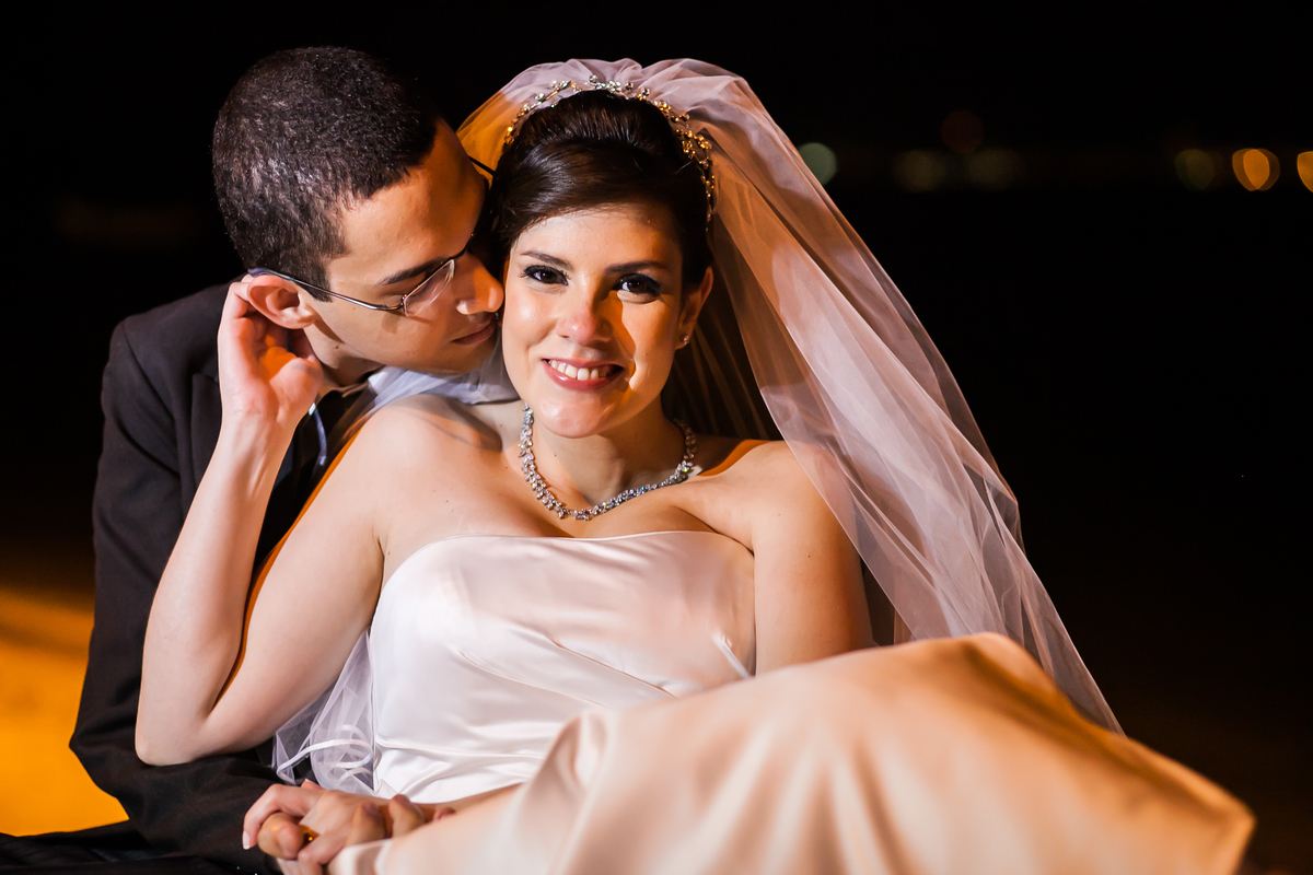 Fotografia de casamento, fotos de casamento, noiva, Fotógrafo no Porto, em Portugal. Fotógrafo de casamentos no Porto, Portugal. Fotos espontaneas, fotos naturais, fotos românticas, fotografia criativa. Casal apaixonado. Melhor fotógrafo de Portugal