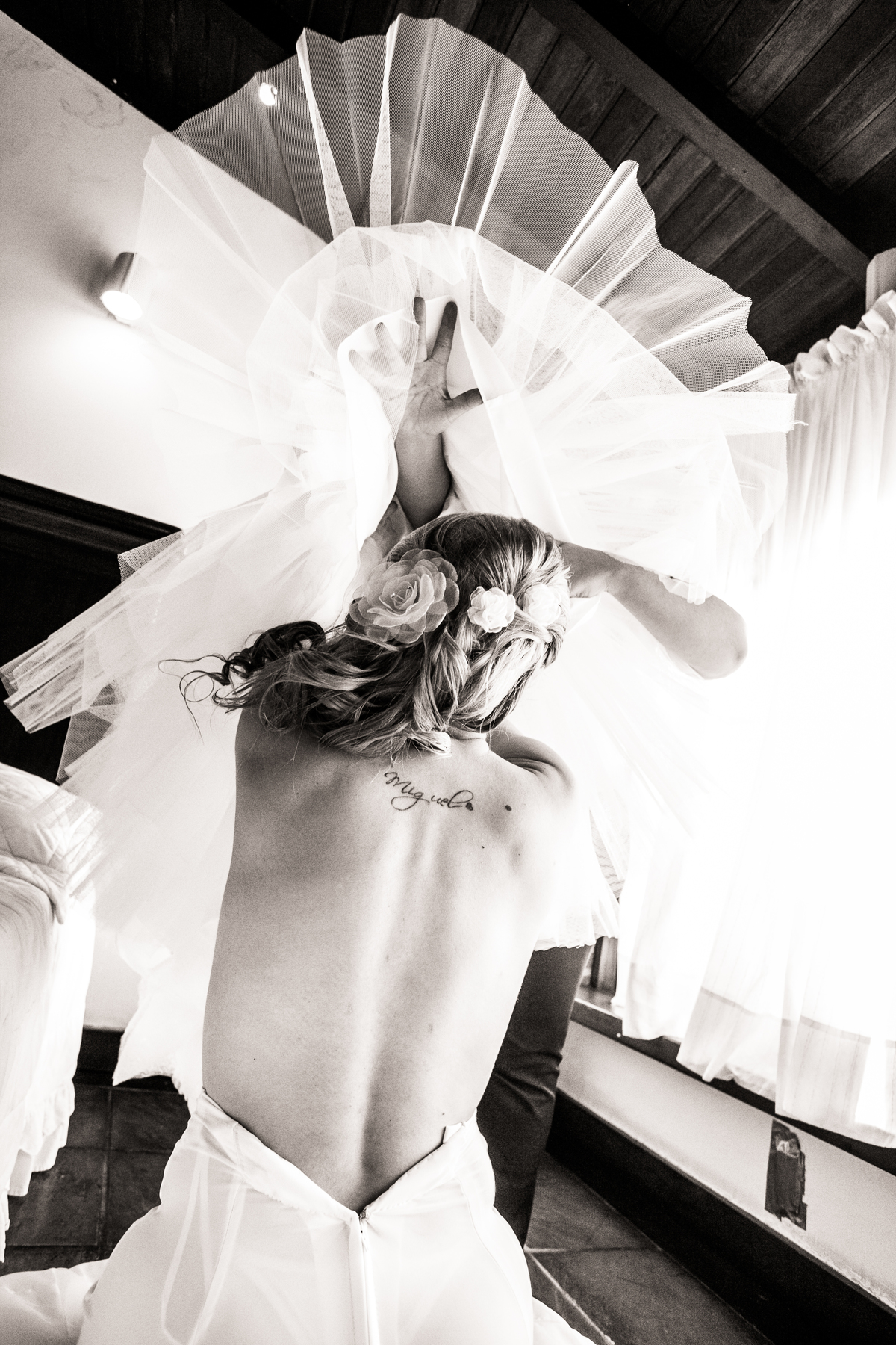 Fotografia de casamento, fotos de casamento, noiva, Fotógrafo no Porto, em Portugal. Fotógrafo de casamentos no Porto, Portugal. Fotos espontaneas, fotos naturais, fotos românticas, fotografia criativa. Casal apaixonado. Melhor fotógrafo de Portugal