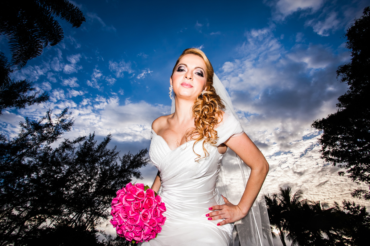 Fotografia de casamento, fotos de casamento, noiva, Fotógrafo no Porto, em Portugal. Fotógrafo de casamentos no Porto, Portugal. Fotos espontaneas, fotos naturais, fotos românticas, fotografia criativa. Casal apaixonado. Melhor fotógrafo de Portugal